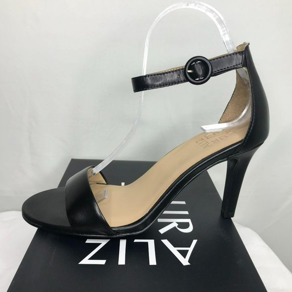 kinsley pointed toe pump